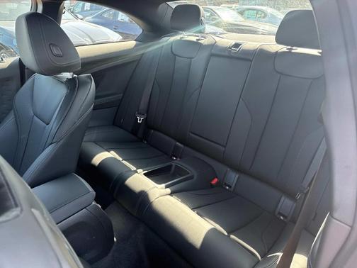 2025 BMW 230 i