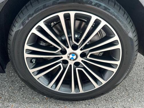2019 BMW 530 i