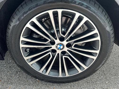 2019 BMW 530 i