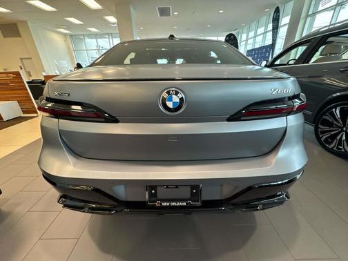 2025 BMW 760 760i xDrive