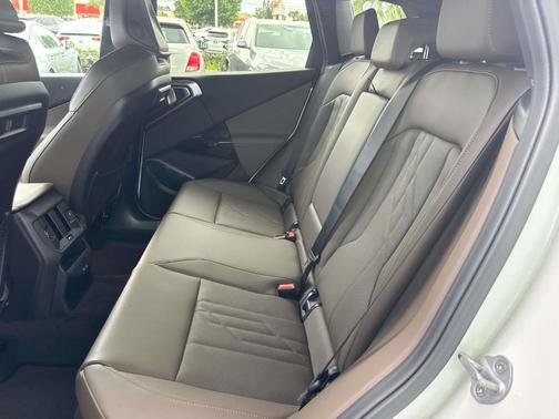 Mineral White Metallic 2026 BMW X3 30 xDrive
