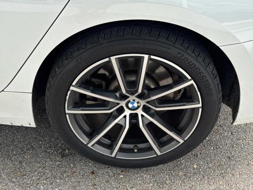 Mineral White Metallic 2022 BMW 330 i