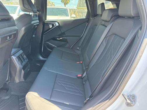 Mineral White Metallic 2026 BMW X3 30 xDrive