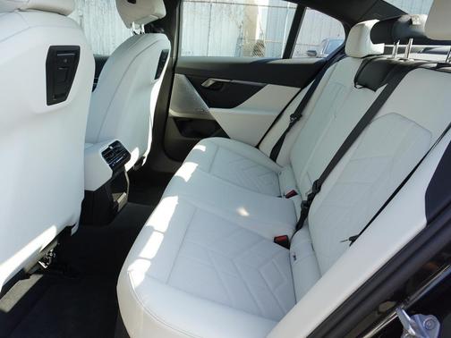 2024 BMW 530 i