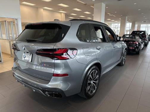 2026 BMW X5 M60i