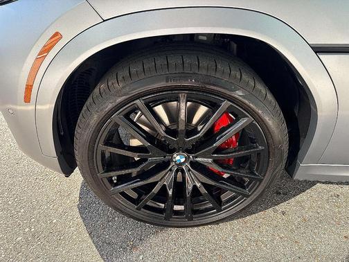 2025 BMW X6 M60i