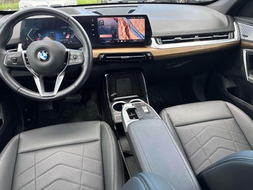 Black Sapphire Metallic 2025 BMW X1 xDrive28i