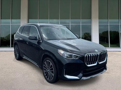 Black Sapphire Metallic 2025 BMW X1 xDrive28i
