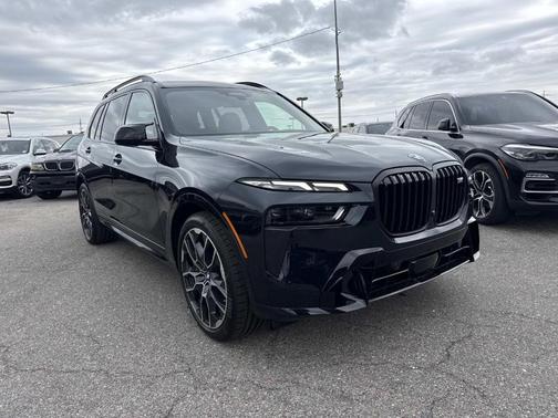 Carbon Black Metallic 2026 BMW X7 M60i