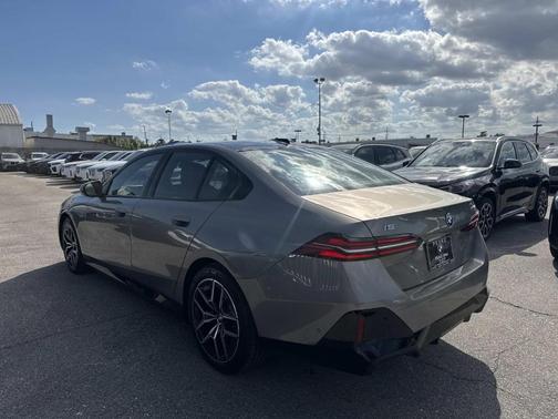 Gray Metallic 2026 BMW i5 eDrive40