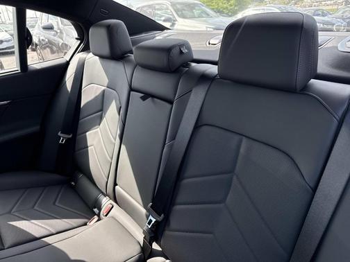 Gray Metallic 2026 BMW i5 eDrive40