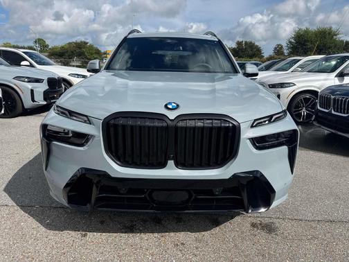 2026 BMW X7 xDrive40i