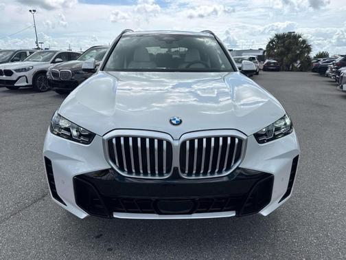 Mineral White Metallic 2026 BMW X5 xDrive40i