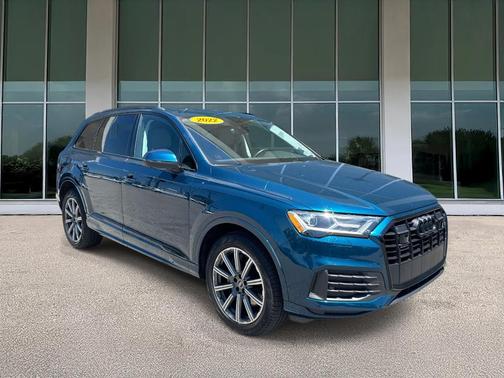 Galaxy Blue Metallic 2022 Audi Q7 45 Premium