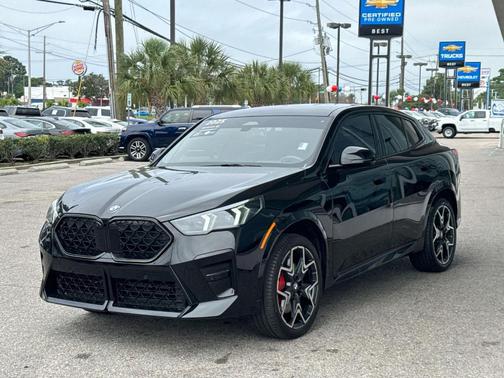 Black Sapphire Metallic 2025 BMW X2 xDrive28i
