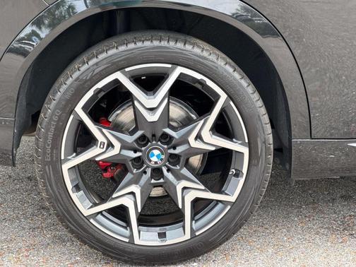 Black Sapphire Metallic 2025 BMW X2 xDrive28i