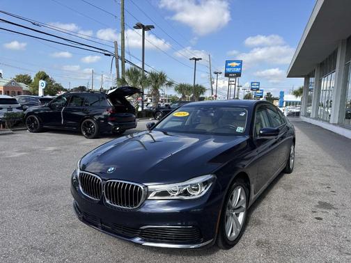 Imperial Blue Metallic 2019 BMW 750 i