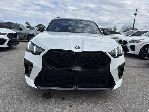 Alpine White 2026 BMW X2 xDrive28i