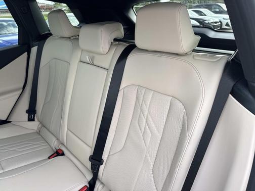 Mineral White Metallic 2026 BMW X3 30 xDrive