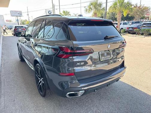 Gray Metallic 2025 BMW X5 xDrive40i