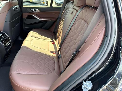 Black Sapphire Metallic 2026 BMW X5 xDrive40i