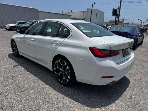 Alpine White 2025 BMW 330 i