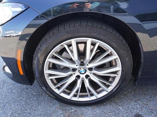 2024 BMW 330 i