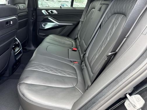 Black Sapphire Metallic 2026 BMW X5 M60i
