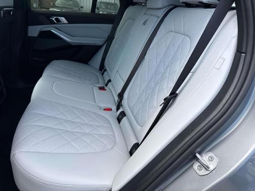 Gray Metallic 2026 BMW X5 xDrive40i