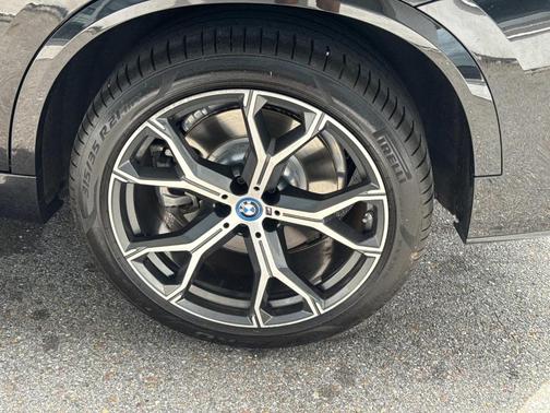Black Sapphire Metallic 2024 BMW X5 PHEV xDrive50e