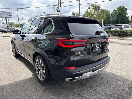 Black Sapphire Metallic 2023 BMW X5 sDrive40i
