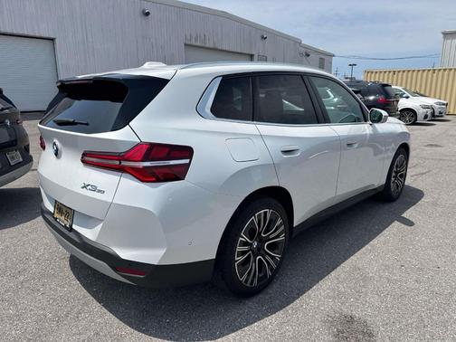 Mineral White Metallic 2025 BMW X3 30 xDrive