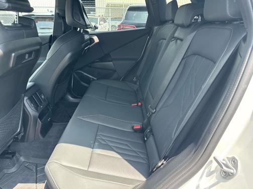 Mineral White Metallic 2025 BMW X3 30 xDrive