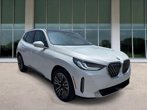 Mineral White Metallic 2025 BMW X3 30 xDrive