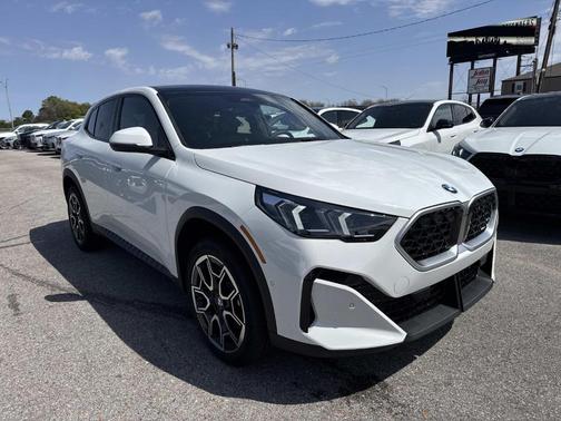 Alpine White 2026 BMW X2 xDrive28i