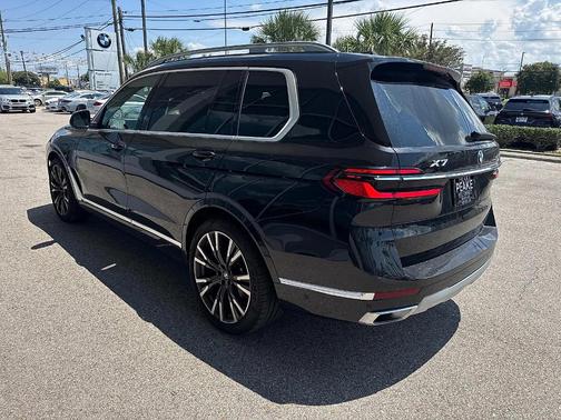 2025 BMW X7 xDrive40i
