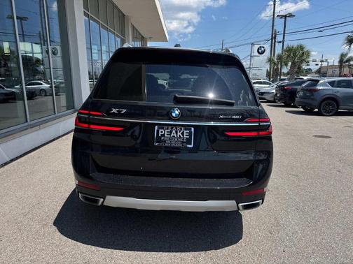 2025 BMW X7 xDrive40i
