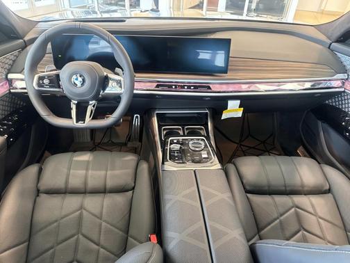 2026 BMW 760 760i xDrive