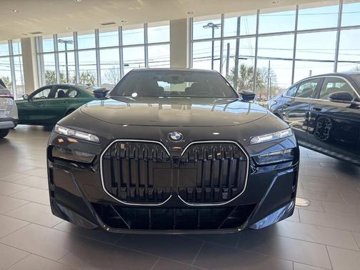 2026 BMW 760 760i xDrive