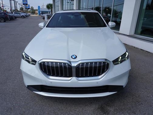 2025 BMW 530 i