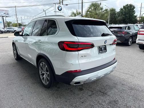 Alpine White 2023 BMW X5 sDrive40i