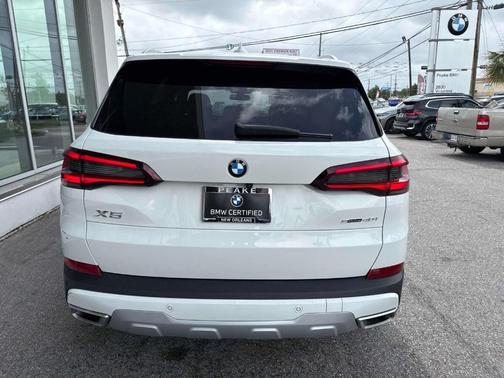 Alpine White 2023 BMW X5 sDrive40i