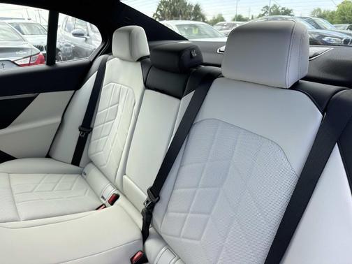 Dark Graphite Metallic 2026 BMW 530 i