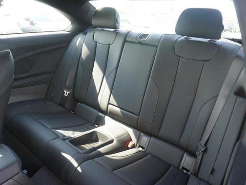 2024 BMW 230 i