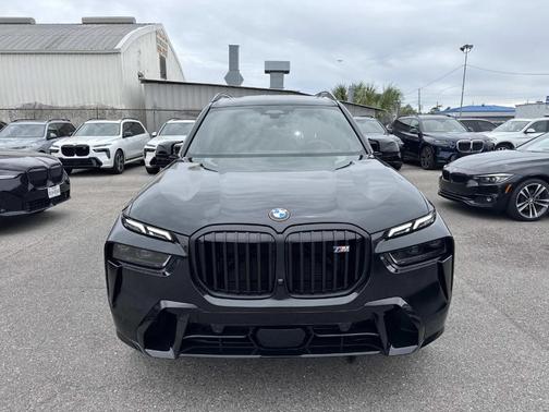 Black Sapphire Metallic 2026 BMW X7 M60i