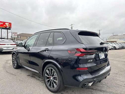 Carbon Black Metallic 2026 BMW X5 PHEV xDrive50e
