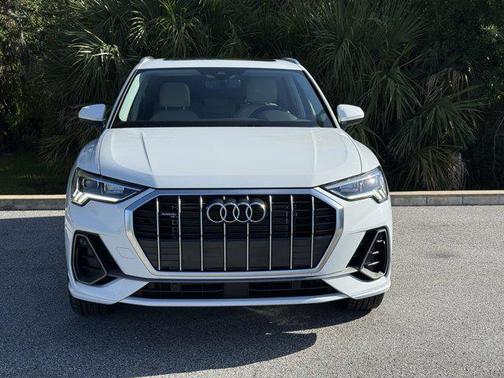 2025 Audi Q3 Premium 45 TFSI S line quattro Tiptronic