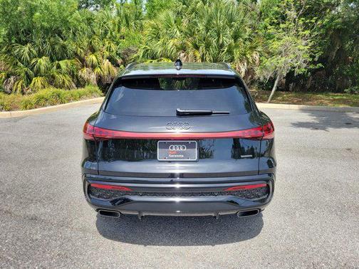 Mythos Black Metallic 2026 Audi Q5 Premium Plus TFSI quattro S tronic