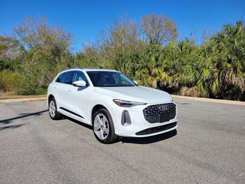 2025 Audi Q5 Premium Plus TFSI quattro S tronic