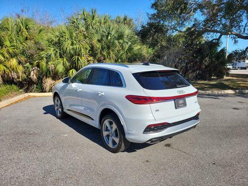 2025 Audi Q5 Premium Plus TFSI quattro S tronic